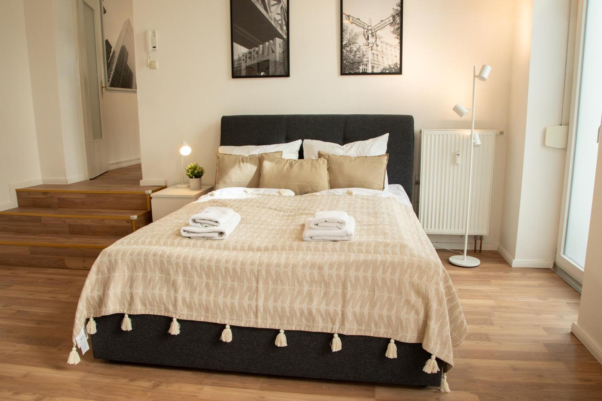 Homely - Spacious Flat Quiet, Friedrichstrasse, River * Berlijn