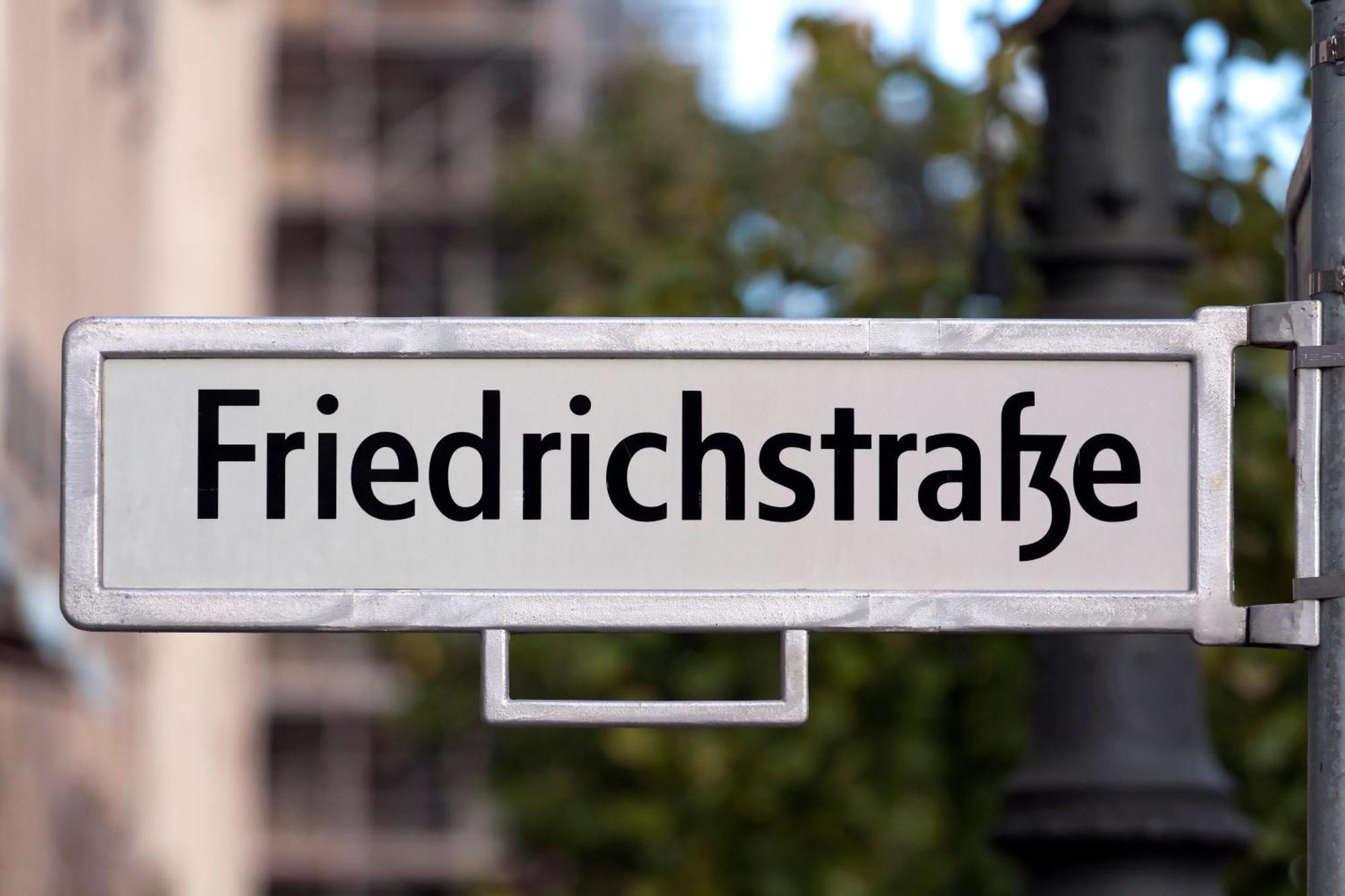 Homely - Spacious Flat Quiet, Friedrichstrasse, River
