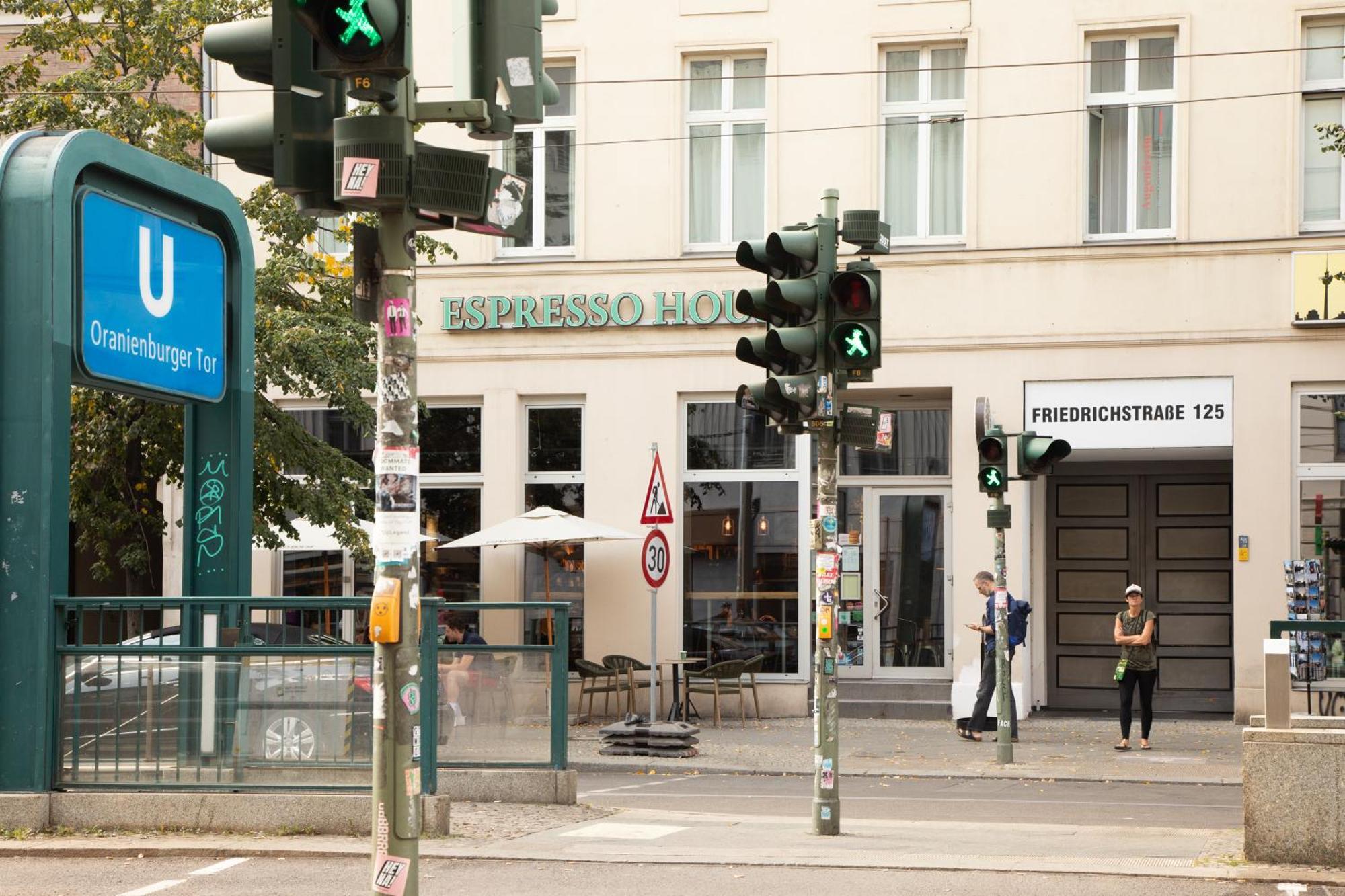 Appartement Homely - Spacious Flat Quiet, Friedrichstrasse, River *