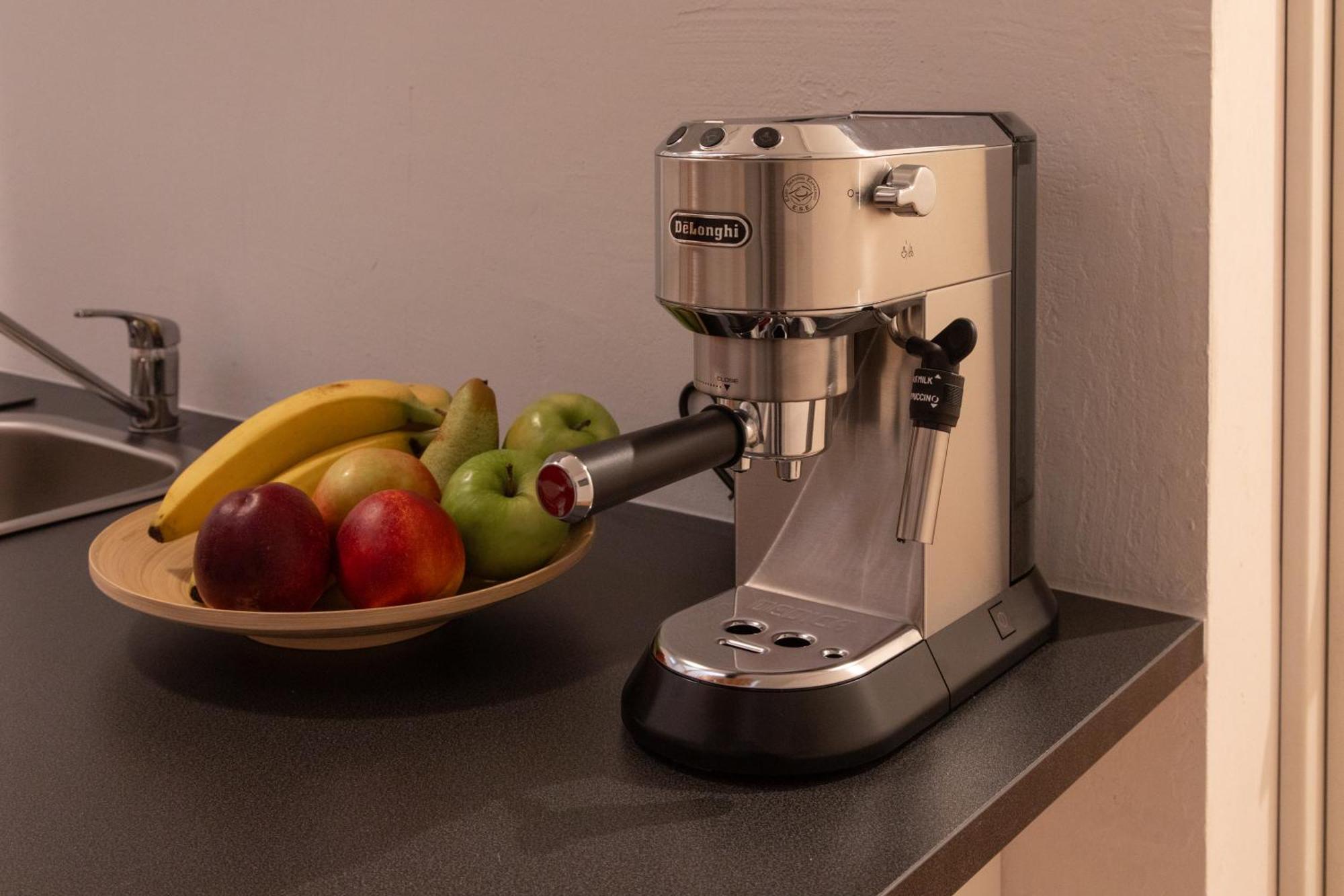 Homely - Spacious Flat Quiet, Friedrichstrasse, River * Berlijn