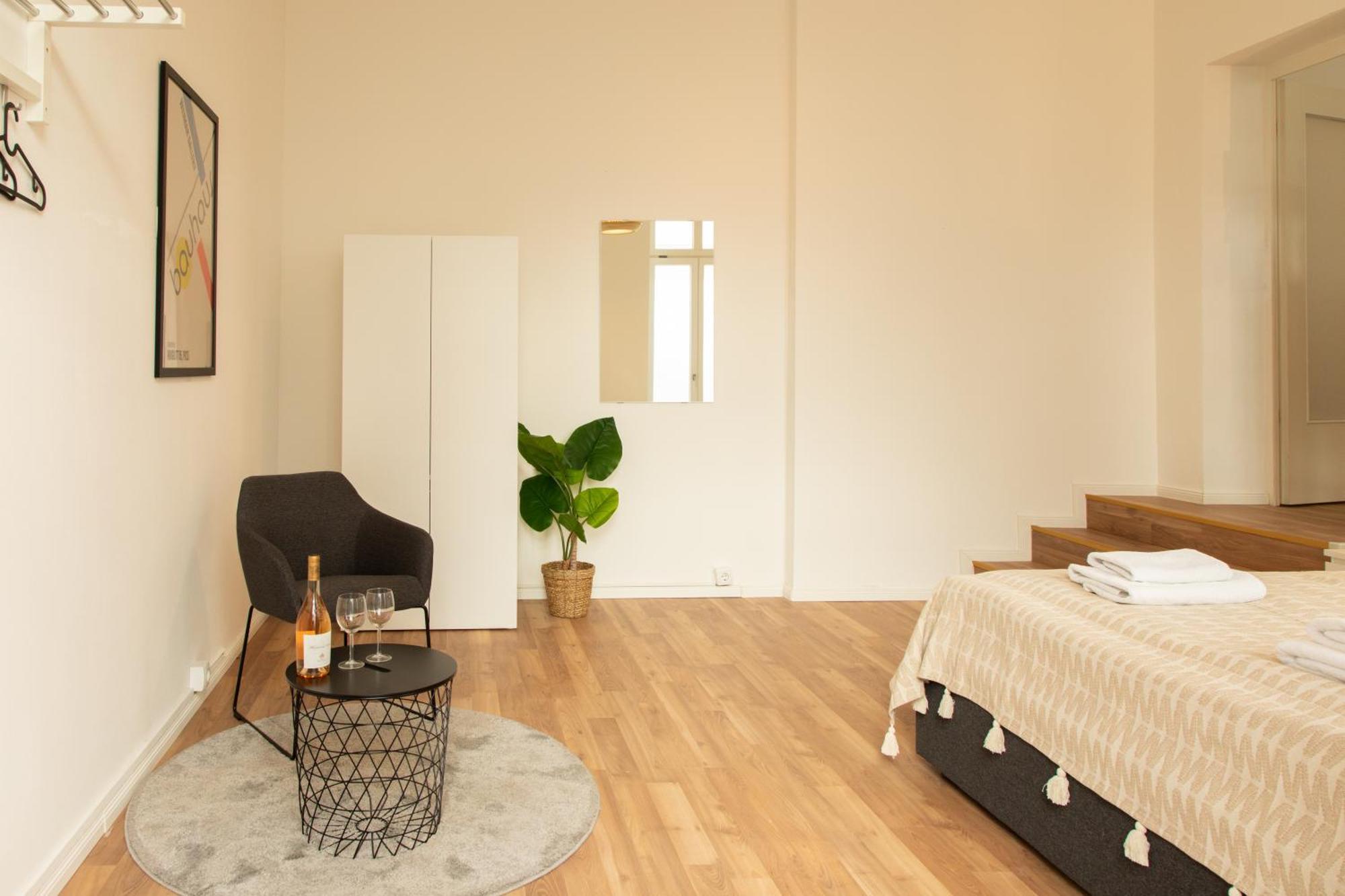 Homely - Spacious Flat Quiet, Friedrichstrasse, River Appartement