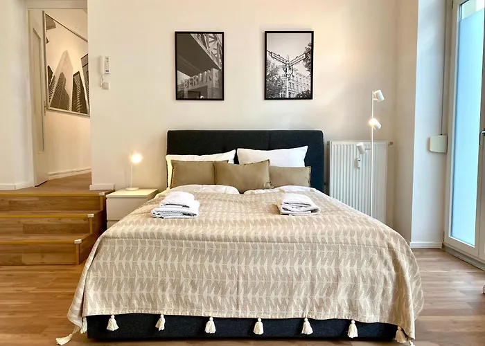 Homely Berlin - Spacious Flat Quiet, Friedrichstrasse, River