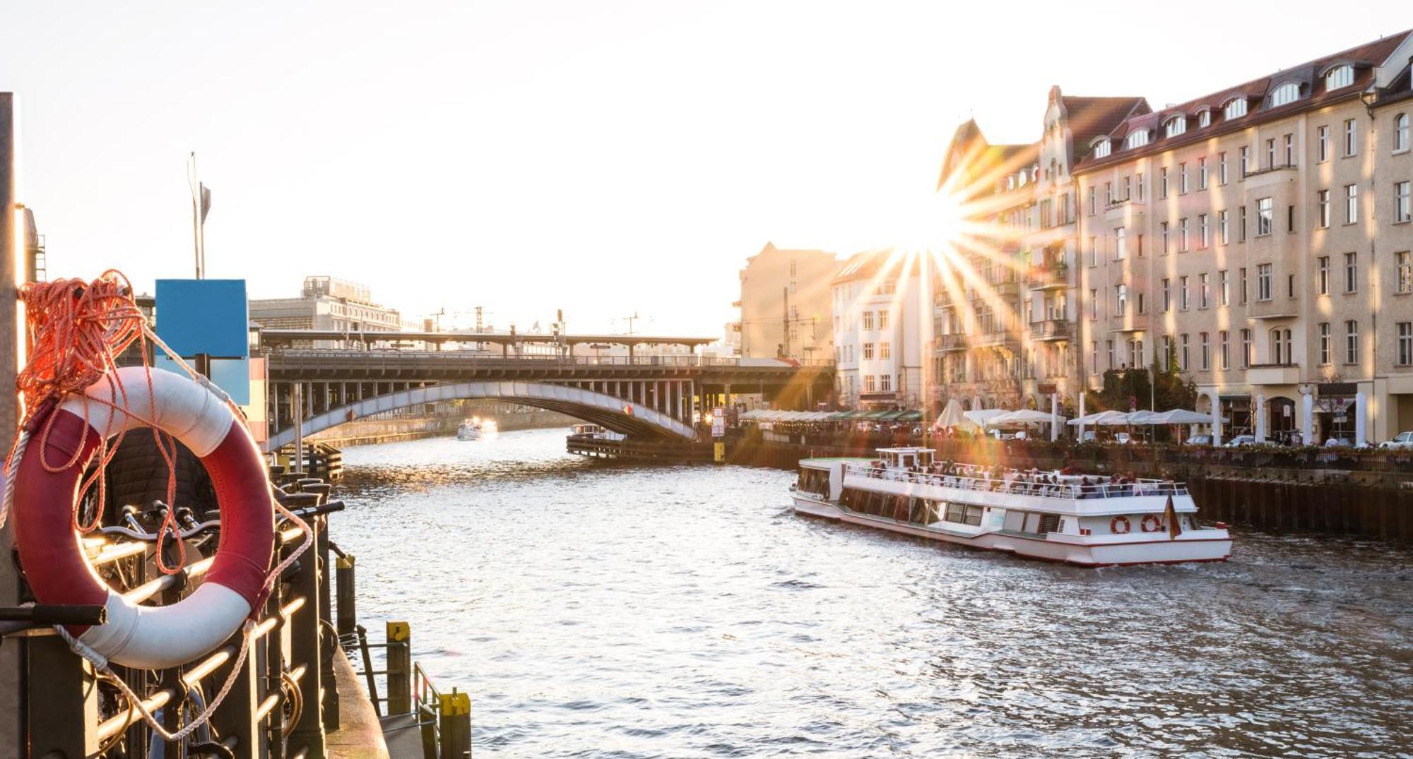Homely - Spacious Flat Quiet, Friedrichstrasse, River Berlin